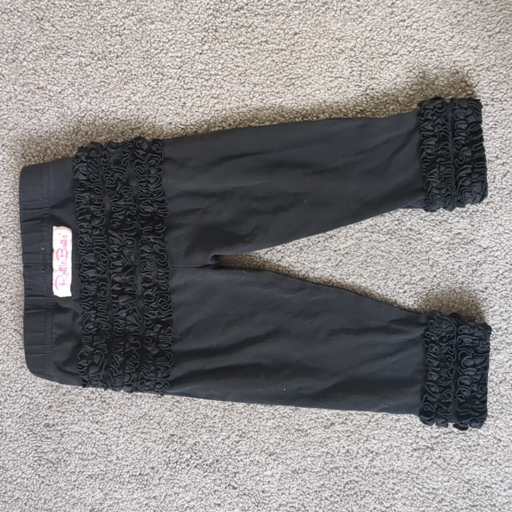 Ruffle Butts black leggings 12-24mos EUC